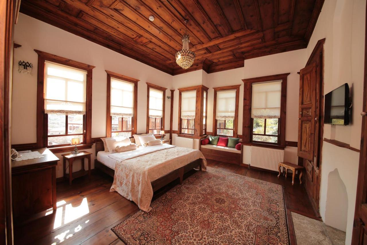 Karauezuemler Konagi Hotel Сафранболу Екстериор снимка