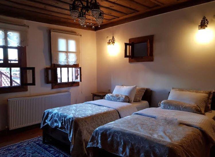 Karauezuemler Konagi Hotel Сафранболу Екстериор снимка