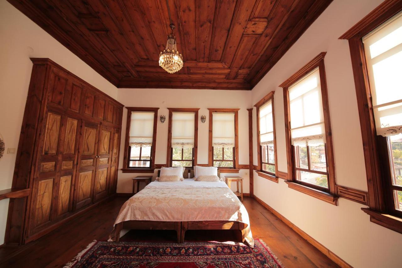 Karauezuemler Konagi Hotel Сафранболу Екстериор снимка